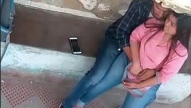 Bhabi receives oral and manual stimulation outdoors by her partner