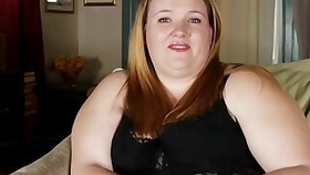 Super sexy chubby honey talks dirty and fucks her fat juicy pussy