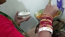 Subah Subah desi kamwali chudai ki video