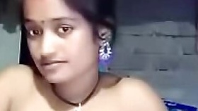 Dehati bhabhi ki nude selfies video
