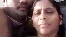 Nadi kinare chut ko chaat kar aunty ki chudai