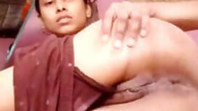 Desi Cute Girl Showing And Fingering Pussy