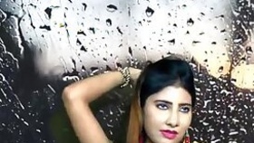 Indian girl fucks with detached face poses with yellow sari and opens boobs