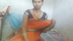 Juhi bhabhi enjoying the taste of that yummy penis