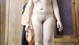 Super Hot Look Desi Girl Bathing